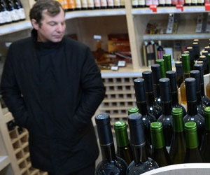 Недорогое сухое вино не продают в Красноярске